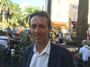 Alexandre Sarrola, maire de Sarrola. Alexandre Sarrola, maire de Sarrola.