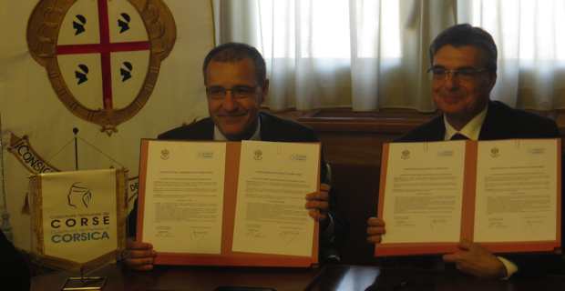 Les présidents des deux assemblées, Jean-Guy Talamoni pour la Corse et Gianfranco Ganau pour la Sardaigne, ont signé, le 28 avril à Cagliari, le pacte commun de partenariat entérinant la création d'une Consulta sardo-corsa.