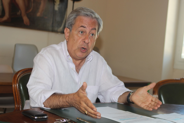 Fin de l'activité ferries au port de commerce de Calvi. Ange Santini s'explique Fin de l'activité ferries au port de commerce de Calvi. Ange Santini s'explique