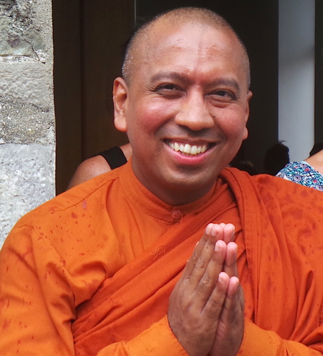  Bhante Saranapala, l'"Urban Buddhist Monk" canadien, de retour en Corse 