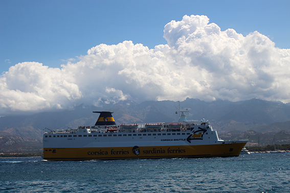La "Der" de Corsica Ferries au port de Calvi