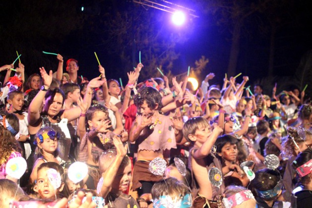 Voyage dans le temps et les époques avec le Centre aéré de Calvi Voyage dans le temps et les époques avec le Centre aéré de Calvi