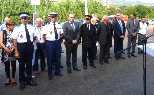 Les autorités civiles et militaires Les autorités civiles et militaires