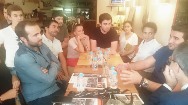 Jean-Guy Talamoni entouré des membres de l'Association I Baroni.