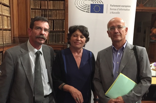 Michèle Rivasi, entouré à gauche de Jacques Parodi directeur de la DRAF et à droite de Daniel Fauvre directeur de la DREAL.