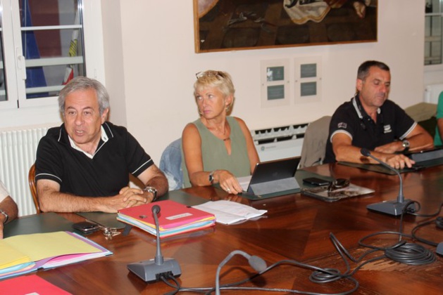 La session du conseil municipal de Calvi s'achève à… huis clos La session du conseil municipal de Calvi s'achève à… huis clos