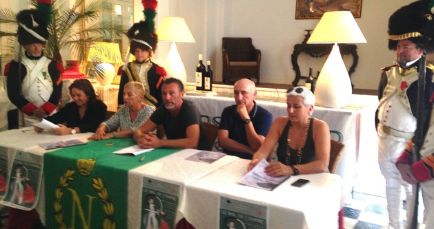 Bal de l’Empire samedi au Hussard : "Danse avec la Marie-Do" Bal de l’Empire samedi au Hussard : "Danse avec la Marie-Do"