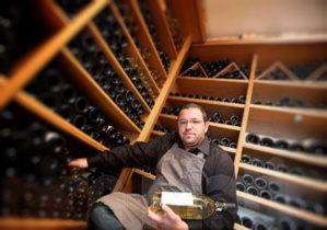 A table ! Du pain, du vin, des oursins A table ! Du pain, du vin, des oursins