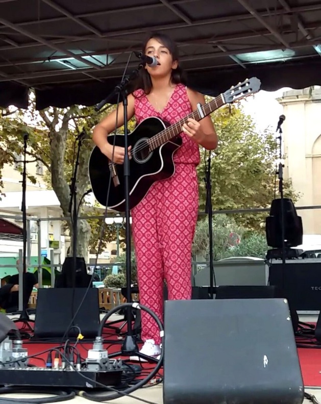 Chiara Manenti triomphe à L'Ile-Rousse en première partie d'I Chjami'Aghjalesi Chiara Manenti triomphe à L'Ile-Rousse en première partie d'I Chjami'Aghjalesi
