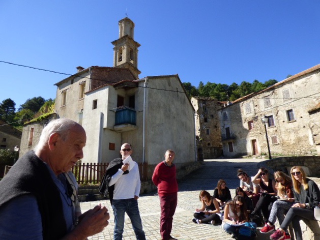 Le projet expliqué par Tony Casalonga du centre culturel Voce Le projet expliqué par Tony Casalonga du centre culturel Voce