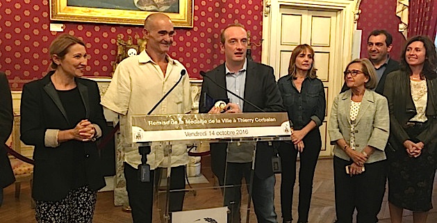 Thierry Corbalan, le "dauphin corse", reçoit la médaille de la ville d'Ajaccio