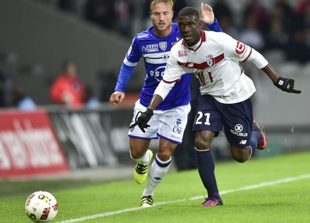 Bengtsson à la poursuite de Bissouma (@losclive) Bengtsson à la poursuite de Bissouma (@losclive)