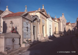 Ajaccio : "Sempre Qui" entretient et fleurit les sépultures Ajaccio : "Sempre Qui" entretient et fleurit les sépultures