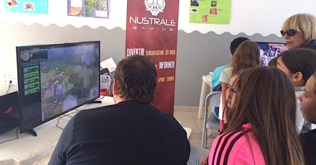 Cozzano : Le chant, les jeux vidéo, Halloween Cozzano : Le chant, les jeux vidéo, Halloween