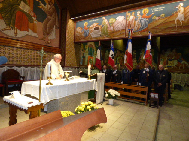 La cérémonie religieuse en mémoire des disparus a été célébrée par le père Adalbert.