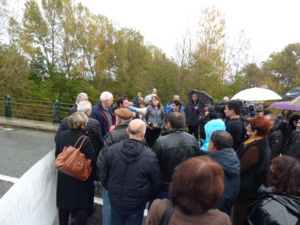 Esteban Saldana membre du collectif remercie la population et les élus.