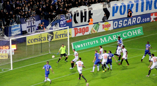 Skhiri marque contre son camp Skhiri marque contre son camp