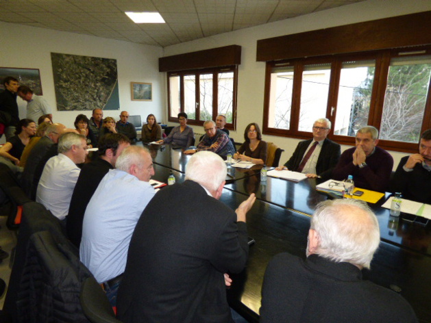 Une réunion qui en appellera d'autres notamment début janvier. Une réunion qui en appellera d'autres notamment début janvier.