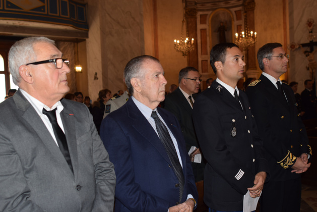 Les Gendarmes de Calvi-Balagne ont fêté leur Sainte Patronne Geneviève Les Gendarmes de Calvi-Balagne ont fêté leur Sainte Patronne Geneviève