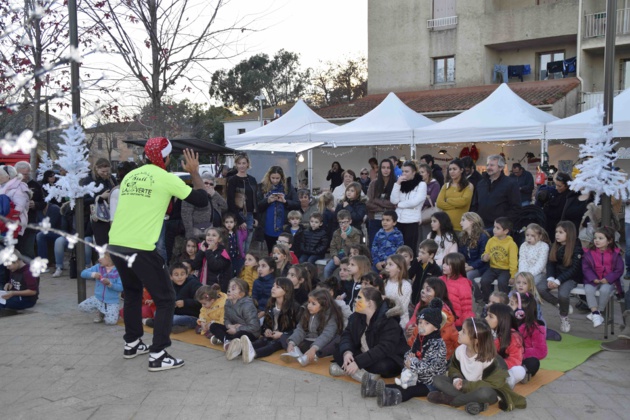 De nombreuses animations enfantines se sont succédées tout au long du week end. De nombreuses animations enfantines se sont succédées tout au long du week end.