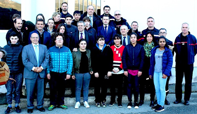 Les 16 premiers cadets de sécurité civile de Corse, ont signé leur charte à Corte Les 16 premiers cadets de sécurité civile de Corse, ont signé leur charte à Corte