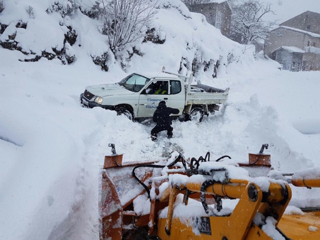 Les services communaux ont été mis à contribution au cours de l'épisode neigeux. Les services communaux ont été mis à contribution au cours de l'épisode neigeux.