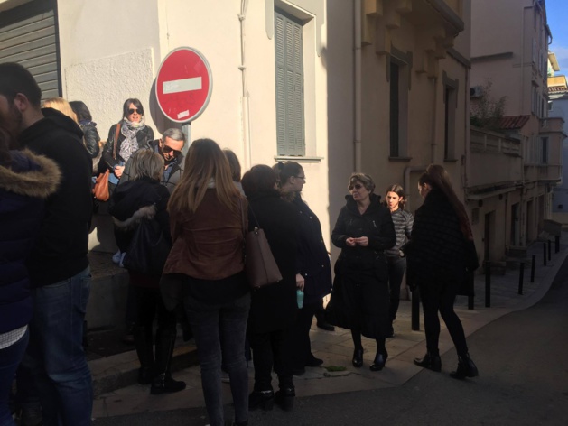 Ajaccio : Rassemblement de soutien pour l’instituteur placé en détention provisoire Ajaccio : Rassemblement de soutien pour l’instituteur placé en détention provisoire