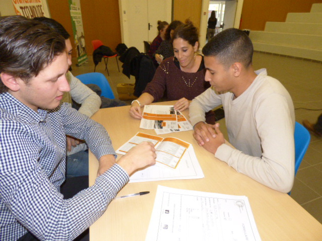 Marie Drogueux professeur d'économie très impliquée dans l'orientation de ses élèves de STMG. Marie Drogueux professeur d'économie très impliquée dans l'orientation de ses élèves de STMG.