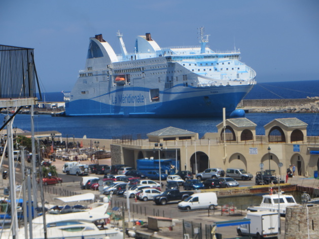 Sur le port de Bastia. Sur le port de Bastia.