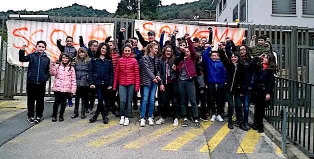 Vico, Sartene, Bastia : La contestation des enseignants et des parents d'élèves