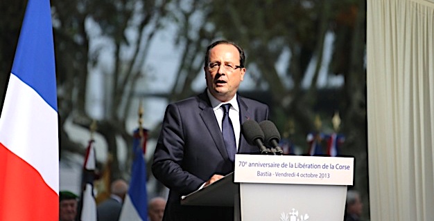 François Hollande sur la place Saint-Nicolas de Bastia lors des cérémonies du 70e anniversaire de la libération de la Corse
