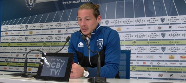 Medhi Mostefa, miliieu de terrain SC Bastia Medhi Mostefa, miliieu de terrain SC Bastia