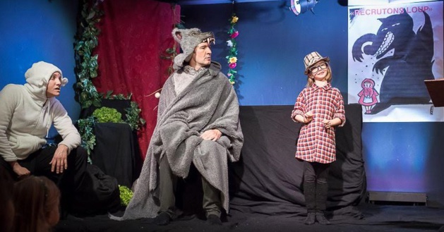 E Teatrale : Quand un mouton veut se faire loup ! E Teatrale : Quand un mouton veut se faire loup !