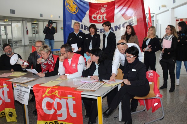 Calvi : Le comptoir-vente Air-France de l'aéroport fermera bien le 30 avril Calvi : Le comptoir-vente Air-France de l'aéroport fermera bien le 30 avril