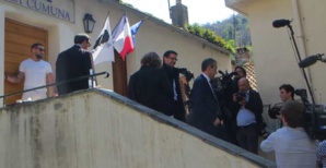 Petr'Anto Tomasi et Jean-Guy Talamoni à Vescovato.