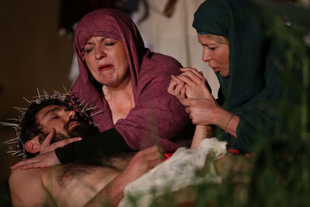 REPORTAGE PHOTOS CRYSTAL PICTURES INTERNATIONAL REPORTAGE PHOTOS CRYSTAL PICTURES INTERNATIONAL