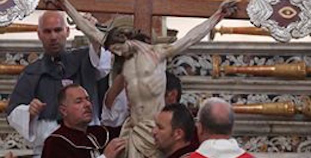 A Calvi, procession di a Cerca, descente de croix et mise  au sépulcre du Christ