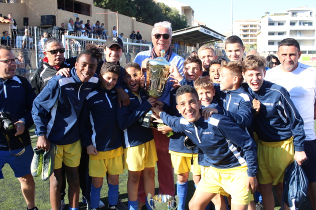 La remise des prix du tournoi de Calvi Challenge Dominique-Rutily La remise des prix du tournoi de Calvi Challenge Dominique-Rutily