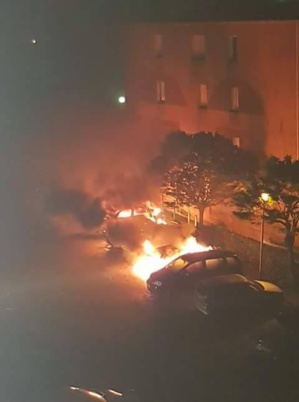 Ajaccio : Plusieurs voitures détruites par un incendie Ajaccio : Plusieurs voitures détruites par un incendie