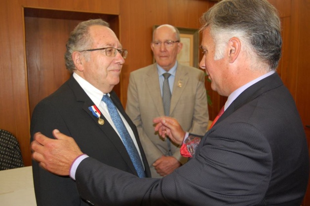 Me Henri Nappi décoré de la Médaille de Bronze du Souvenir Français