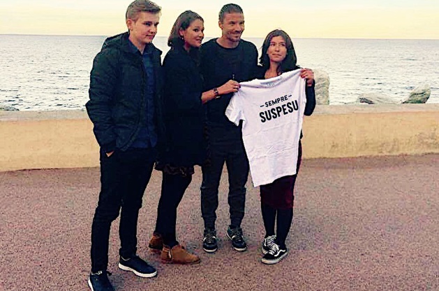 Yannick Cahuzac crée pour "Và Bè" : Quand le foot s’invite sur la planète mode Yannick Cahuzac crée pour "Và Bè" : Quand le foot s’invite sur la planète mode