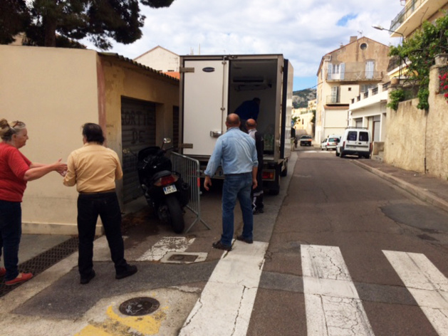 Chaîne de solidarité à Calvi pour la Croix-Rouge Chaîne de solidarité à Calvi pour la Croix-Rouge