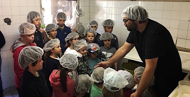 Les élèves «Agri’Gusti » de l’école de Sari d’Orcino se transforment en apprentis fromagers