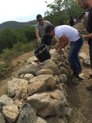 Balagne : Formations à la restauration des murs en pierres sèches pour les agents publics