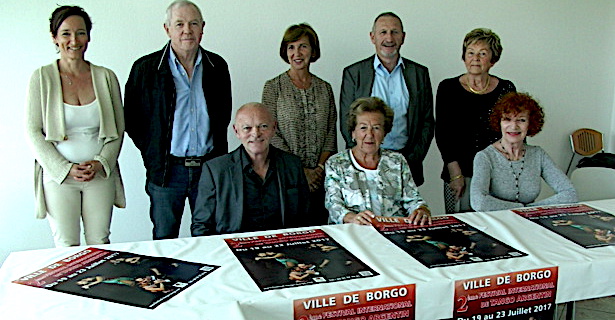 L'équipe du Festival autour de Anne-Marie Natali, maire de Borgo