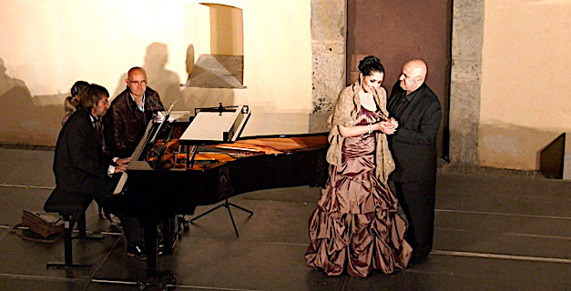 La soprano bastiaise Maryline Leonetti et le ténor génois Gianni Mongiardino, accompagnés au piano par François Colin