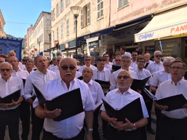 Parade à L'Ile-Rousse pour Coralisula 2017 Parade à L'Ile-Rousse pour Coralisula 2017