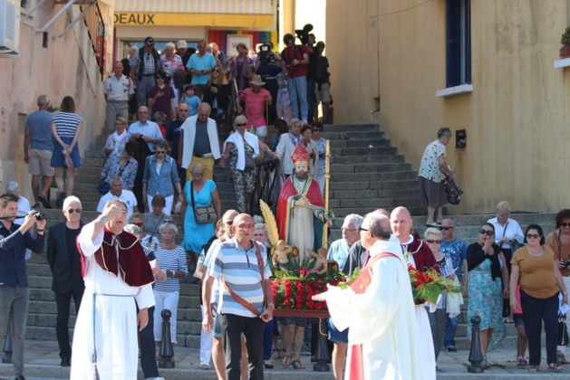 Hommage aux victimes du "Balkan" et  procession de Saint Erasme à Calvi 