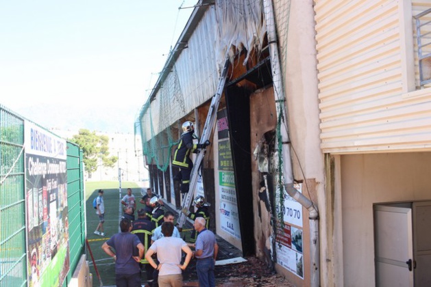 L'adolescente qui a mis le feu au gymnase de Calvi s'est présentée à la gendarmerie L'adolescente qui a mis le feu au gymnase de Calvi s'est présentée à la gendarmerie