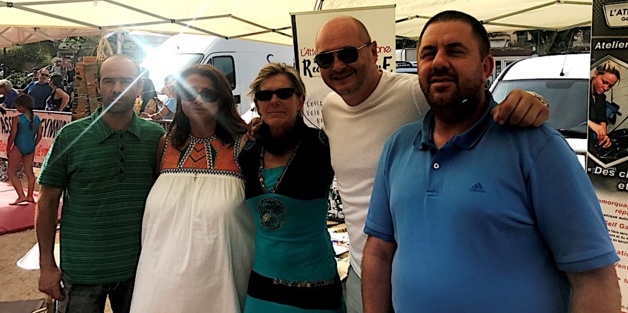 L’animateur Cauet soutient l’opération « un cartable pour tous » ! L’animateur Cauet soutient l’opération « un cartable pour tous » !